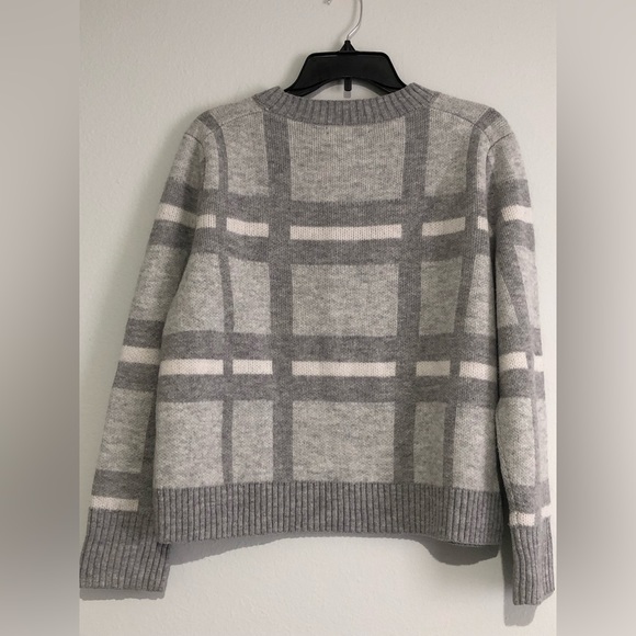 Banana Republic Women’s Plaid Longsleeve Sweater - Picture 2 of 4